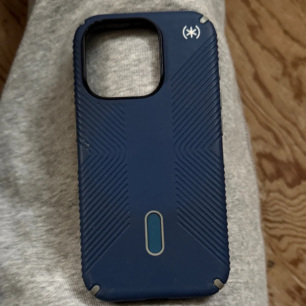 🦅Speck Midnight Blue & Gray iPhone Cover. 15 pro